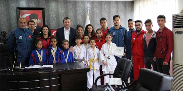 2-6 Nisan tarihleri arasında Antalya’da yapılan Türkiye Wushu-Budakaıdo Şampiyonası’nda Kata