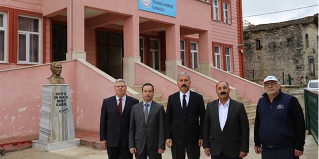 M.Eğitim Müdürü Karahan, kentin ücra mahallesindeki okula gitti, oyun bahçesi