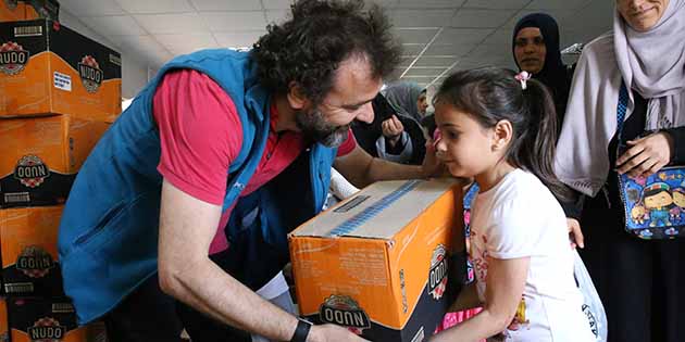 Darul Eytam Vakfı; Reyhanlı, Yayladağı ve Kırıkhan ilçelerinde faaliyetlerini sürdürüyor