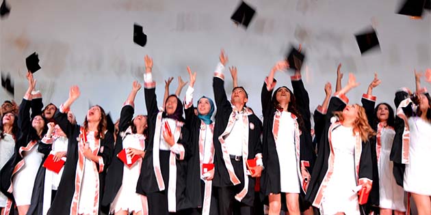 MKÜ-SYO mezunları