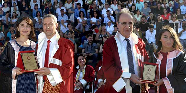 MKÜ’de mezun olan 4000 öğrenci arasında en başarılıları… Hatay Mustafa