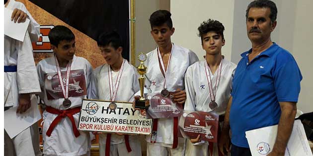 Mehmet Karagöz’ün antrenörlüğünü yaptığı Hatay Büyükşehir Belediyesi Spor Kulübü Karate