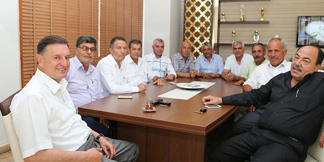 Kumlu ilçesine mensup muhtarlar geçtiğimiz gün Hatay Büyükşehir Belediye Başkanı