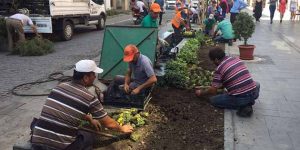 Saray Caddesi’ne çiçek takviyesi