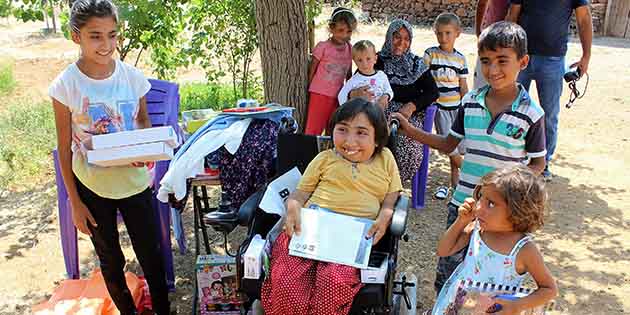 7 Aylıkken yakalandığı kas erimesi hastalığı nedeniyle yürüyemeyen 18 yaşındaki