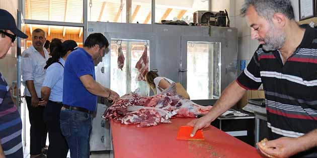 Hatay Büyükşehir Belediyesi Zabıta Dairesi Başkanlığı ekipleri Kurban Bayramı öncesinde