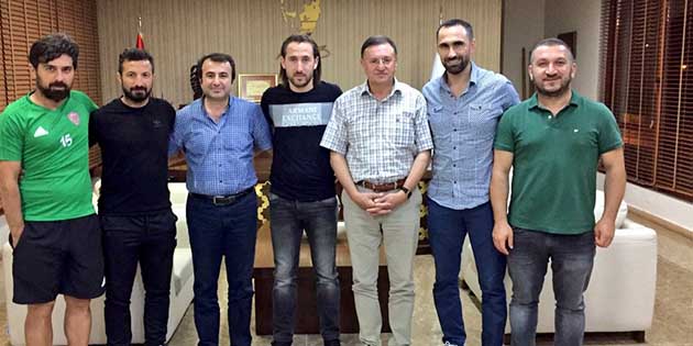 Hatayspor, Ömer Bozan’ı alamayınca arayışlarını sürdürdü ve K.Karabükspor’lu Köksal’a imza