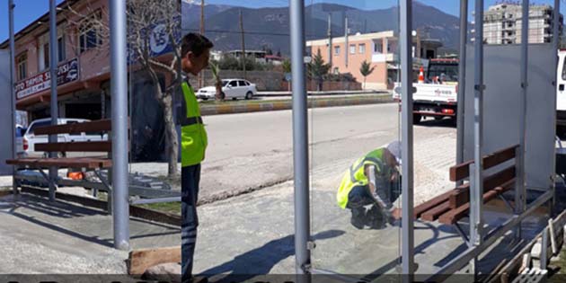 Harbiye yolunda otobüs durağı