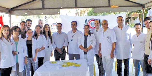 Hatay Eczacı Odası yönetici ve üyesi bir grup eczacı, önceki