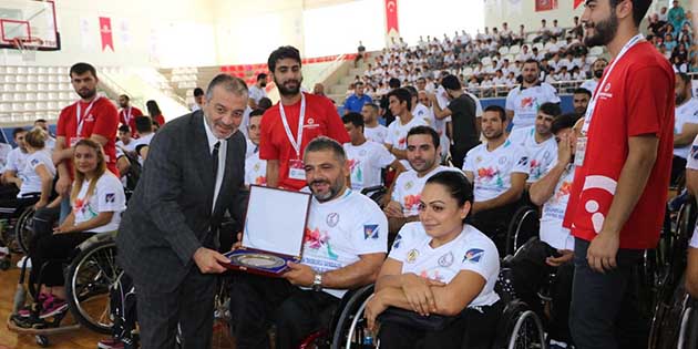 İskenderun Spor Salonu’nda başlayan