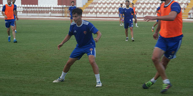 Bordo-Beyazlılar, Pazar günkü Tuzlaspor maçı hazırlıklarını sürdürüyor. Takım, dün çift