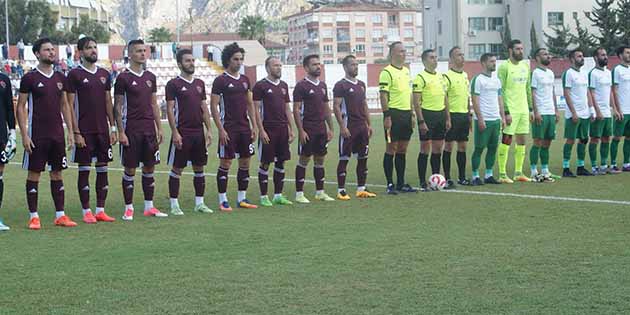 Geride kalan Hatayspor-Sivas Belediyespor maçı golsüz sona erdi. Maçtan sonra