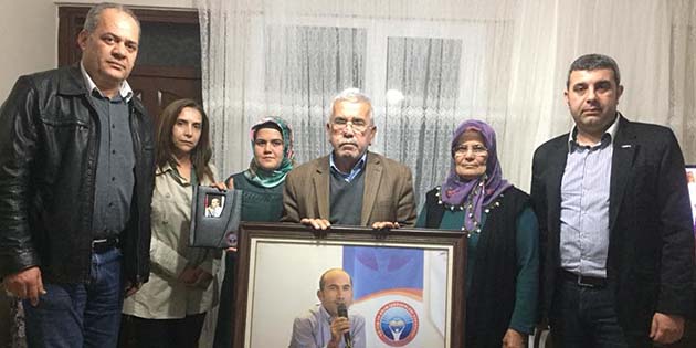 Ölen Ş.urfa Başkanının Ailesine 1 Yıl Sonra Fotoğraf Albümü Hediyesi…