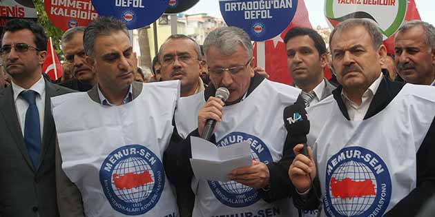 Memur Sen’liler köprübaşında basın açıklaması yaptı. Hatay Memur Sen’e bağlı