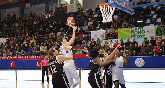 Beşiktaş’ı 74-71 Yendiler Hatay BŞB Kadın basketbolcuları, Beşiktaş önünde sezonun