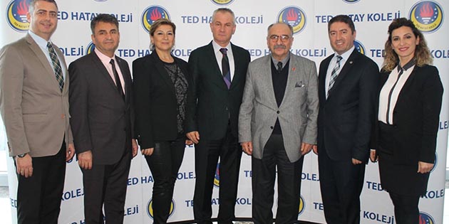 Çocuk edebiyatının başarılı yazarlarından Yalvaç Ural, TED Hatay Koleji’ni ziyaret