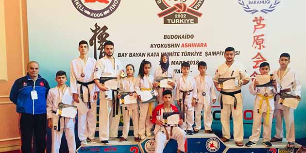 Yayladağı’lı Karatecilerden Türkiye Başarısı
