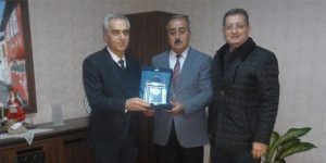 İlçe Müdürüne Plaket