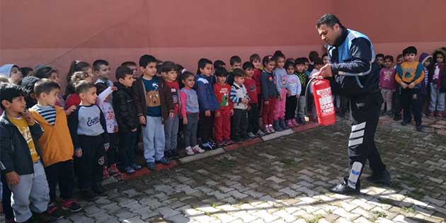 Hem veliler hem öğrenciler bilinçlendirildi Kırıkhan Belediyesi Zabıta Müdürlüğü ekipleri,