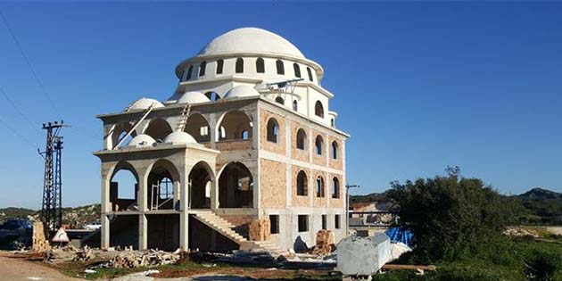 İlimiz Yayladağı ilçesi yerleşim birimlerinden Kışlak’ta muhteşem bir cami yapılıyor.