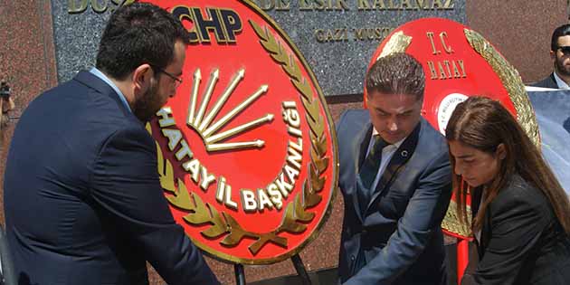 CHP’liler mesajı Anıtta verdi: