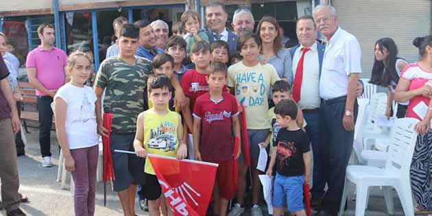 CHP Adayından Futbol Sahası