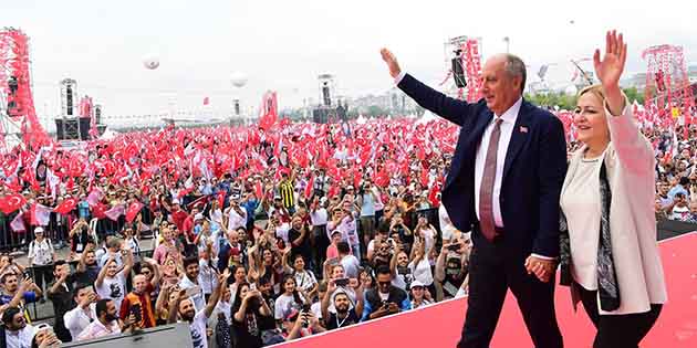 Parti yönetimin istifası ve