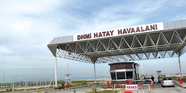 Hatay Havalimanı’ndan yararlanan yolcu