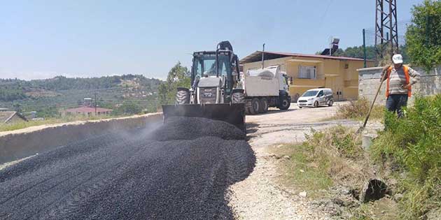 Antakya Belediyesi asfalt ekipleri