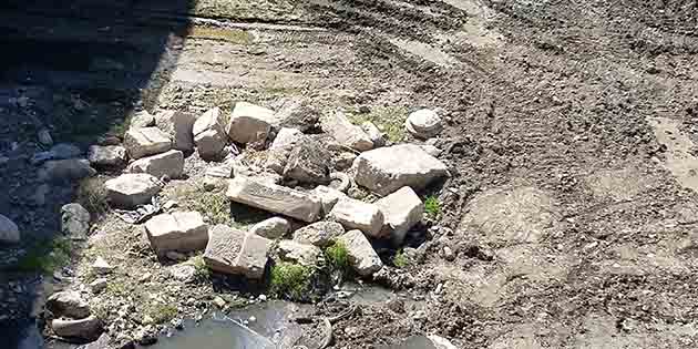 Sırada Başka ‘ne’ Var? Antakya merkezinden geçen Asi Nehri’nin kuruyan