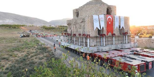 Bakanlık koca HAMAM’ı taşıdı!