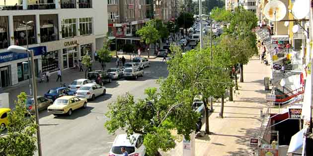 Yapar mıyız peki? Tarihler, Kasım 2011’i gösterirken, Antakya kent merkezinin