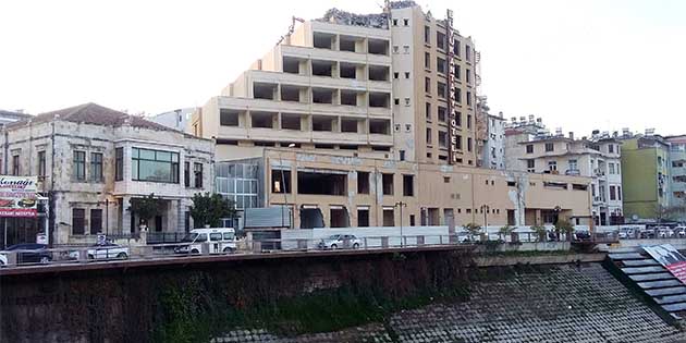 Antakya kent merkezinde, Atatürk