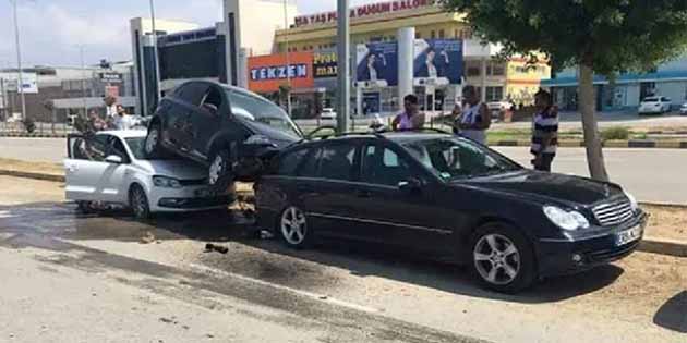 Hasar çok, ölü yok… İskenderun’a dün yaşanan ilginç trafik kazasında