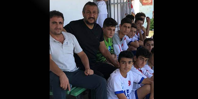 Yıllarca formasını giydiği kulübün futbolcu ve yöneticileriyle özel ilgilendi, birlikte