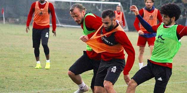 Hatayspor’da, formayı kapabilmek için idmanlarda ve çift kale maçlarında futbolcular