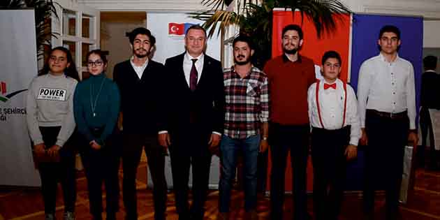 “Sürdürülebilir Bir Gelecek İçin Hatay” projesi kapsamındaki yarışmalara katılan öğrenciler