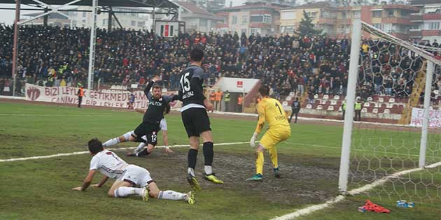 Bordo-Beyazlılar, ilk yarı son