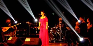 İlkay Akkaya’dan muhteşem konser …