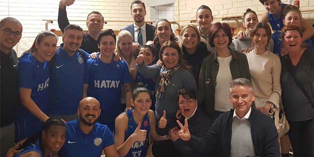 Basketbol Takımı ile Atina’ya gitti Hatay Milletvekili Suzan Şahin, Hatay