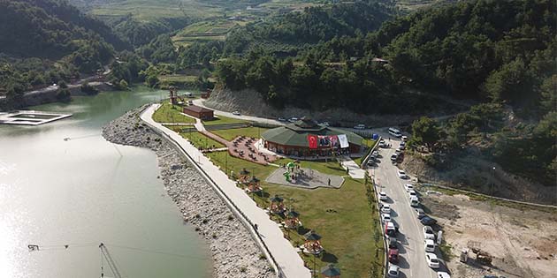 Hatay BŞB’nin yaptırdığı Karlısu tesisleri… Hatay Büyükşehir Belediyesi’nin (BŞB), reklamı