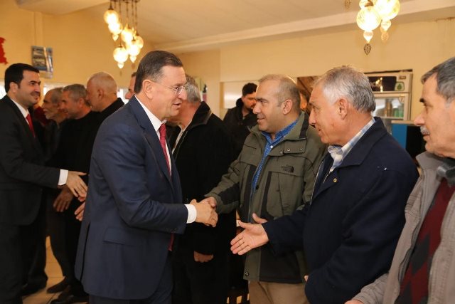 Hatay Büyükşehir Belediye Başkanı Doç. Dr. Lütfü Savaş, Kırıkhan’da hemşerileri