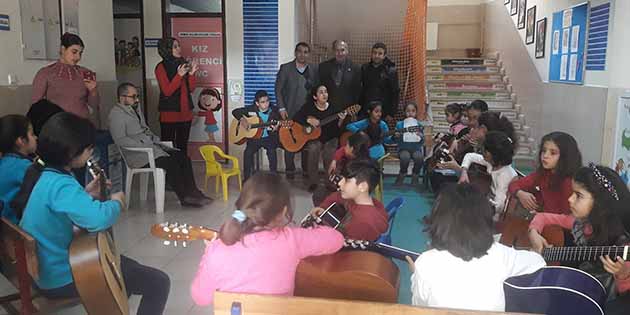 Barış Manço’yu andılar… Defne