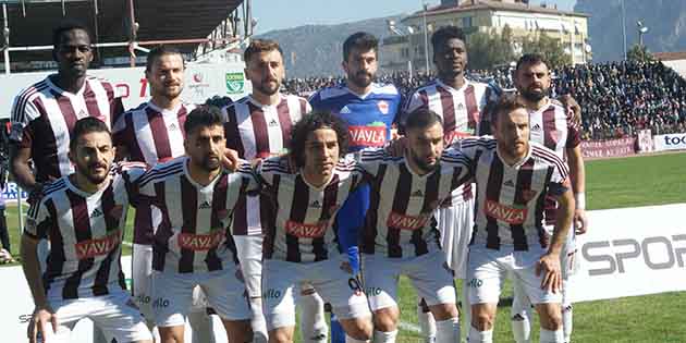 Bordo-Beyazlı ekip, bugün oynayacağı Gazişehirspor maçı için dün Gaziantep’e gitti.