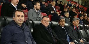 Savaş ve Maden tribünde