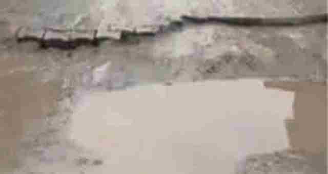 Defne’nin Paris’i Akdeniz’de çamur diz boyu… İnsan değil, hayvanlar yürüyemez…