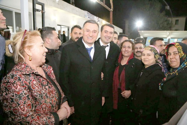 Başkan Savaş’a Kırıkhan’da yoğun ilgi … Hatay Büyükşehir Belediye Başkanı