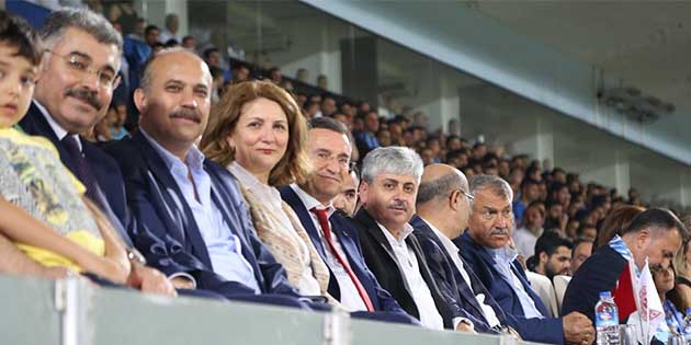 Adana Demirspor-Hatayspor maçında Protokol Tribünü