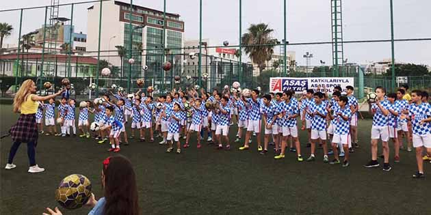 İskenderun ilçesinde futbolcu yetiştiren ASAŞ Spor’un minik sporcuları, yaz tatil