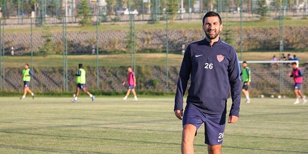 Hatayspor’da yeni transfer Furkan, takımla birlikte çalışmalara başladı.Geçtiğimiz Cuma günü